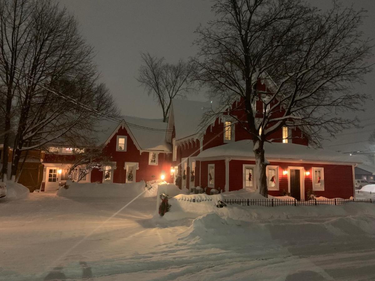 The Red House Fredericton Bed & Breakfast Exterior foto