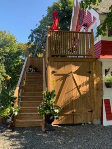 The Red House Fredericton Bed & Breakfast Exterior foto