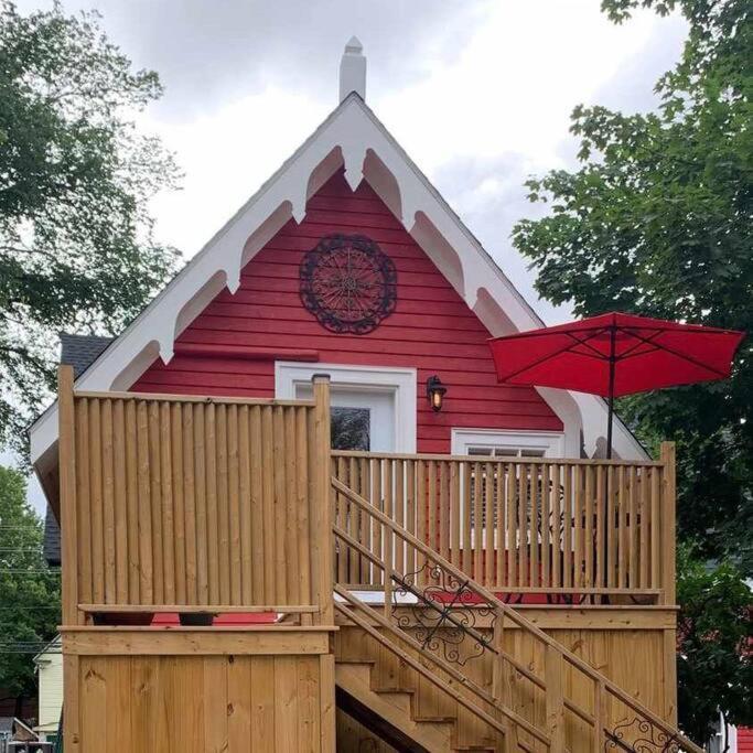 The Red House Fredericton Bed & Breakfast Exterior foto