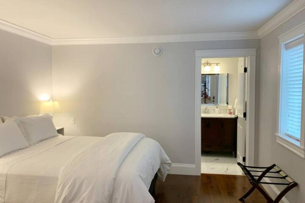 The Red House Fredericton Bed & Breakfast Cameră foto
