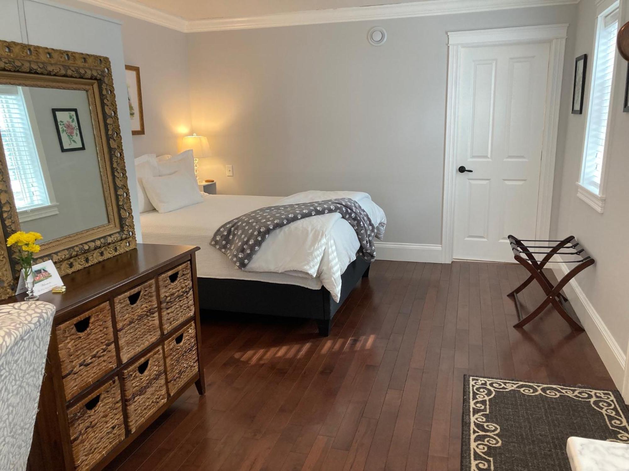 The Red House Fredericton Bed & Breakfast Cameră foto